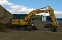 matrent Zag u onze Komatsu machine in de reportage over het 60 jarige bestaan van de Jean Nonet groep?